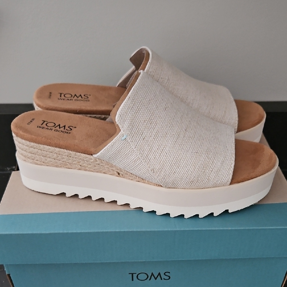 TOMS Women's Cream Wedge Sandals